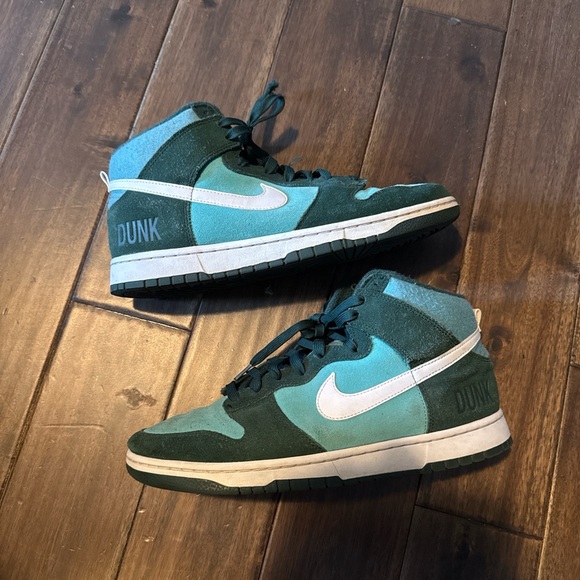 Nike Dunk High Sneakers in Blue and Green - Picture 1 of 4